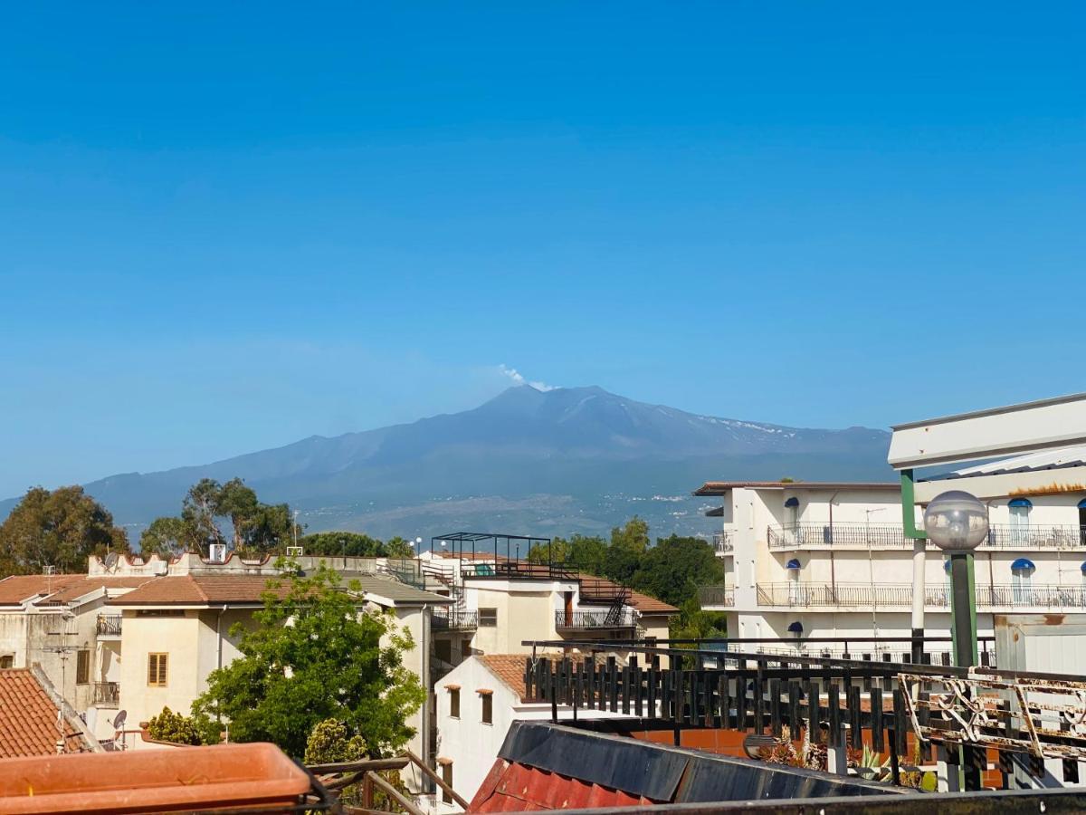 Sea View 2 Bedroom Vacation Apartment Giardini Naxos Exteriör bild